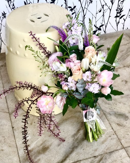 Buquê M <br>Tons Pastel com Orquídeas - Image 2