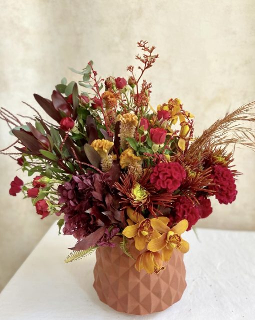 Vaso Ocre Reciclado <br> Arranjo em Tons Quentes