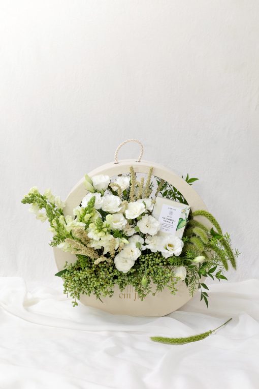 Bolsa com Arranjo Verde e Branco e Vela Aromatizada - Image 2