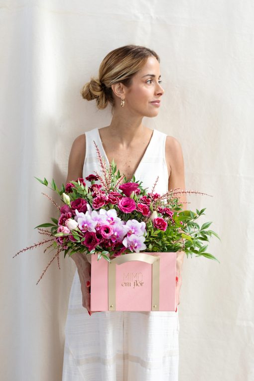 Bolsa M Orquídea com Caixa de Pão de Mel Carmella Patisserie - Image 3