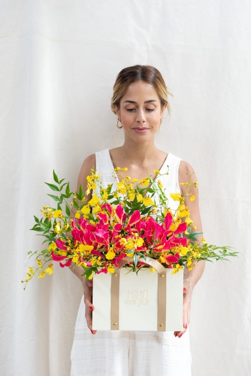 Bolsa M Marfim com Gloriosa e Orquídea Chuva-de-ouro