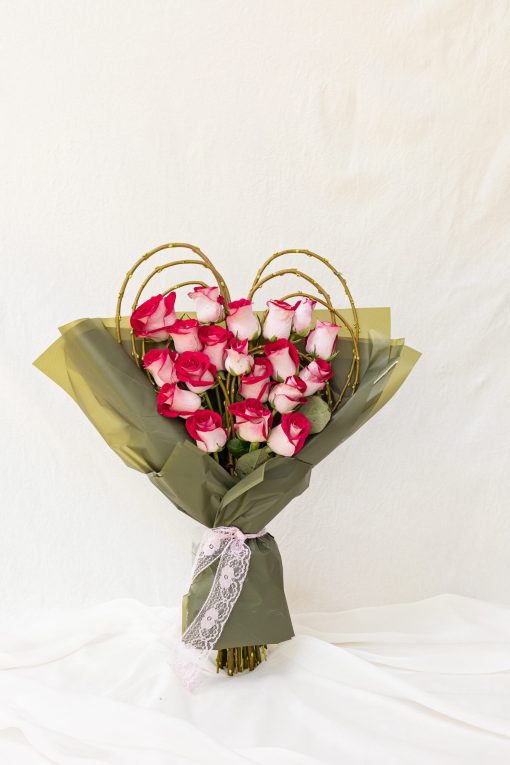 Buquê M Coração de 20 Rosas - Image 2