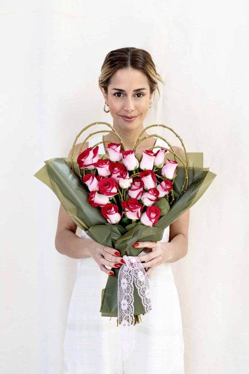 Buquê M Coração de 20 Rosas