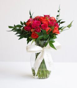 Vaso de vidro P com minirrosas pink e laranja