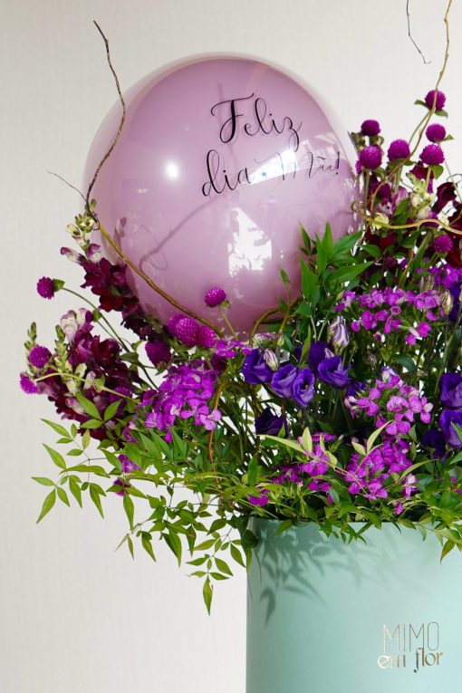 Box Tiffany G com arranjo em tons de roxo e pink + balão personalizado - Image 2